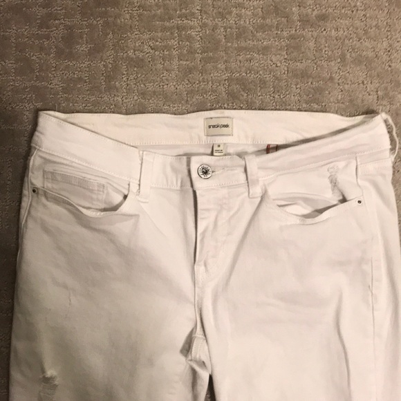 Distressed Sneak Peek White Denim Jeggings - Picture 2 of 6